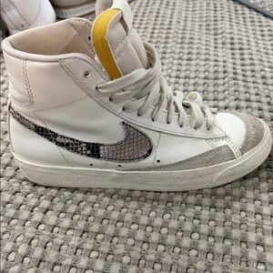 White High-Top Sneakers with Snake Print Swoosh